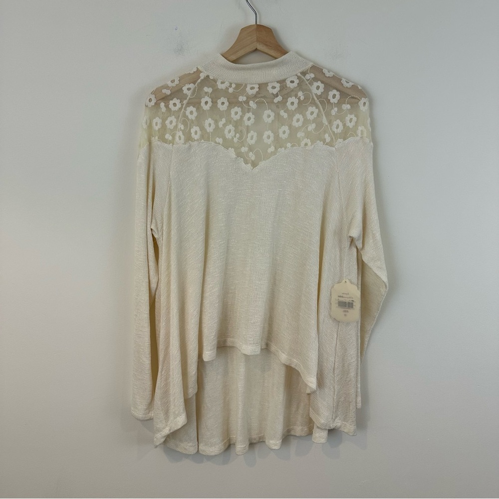 Altar'd State Cream Long Sleeve Mockneck Floral Lace Detailed Top Size Medium